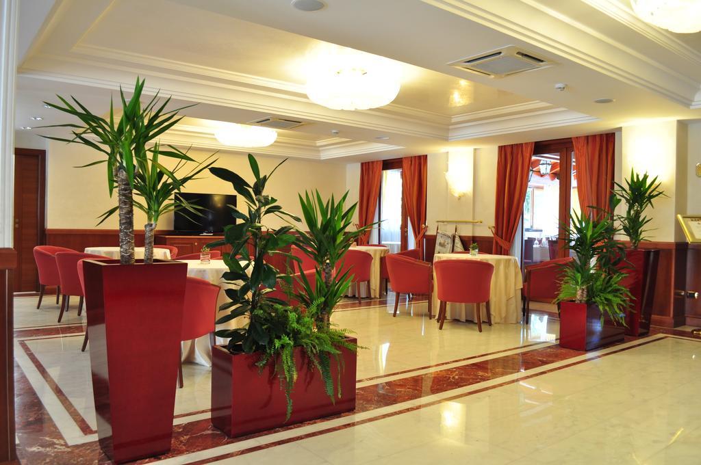 Hotel Ristorante Rossemi ซานโจวานนี โรตอนโด ภายนอก รูปภาพ