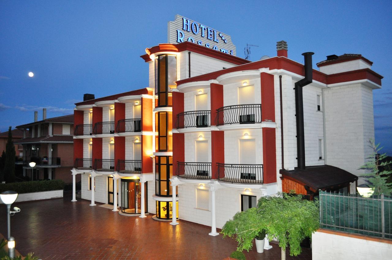 Hotel Ristorante Rossemi ซานโจวานนี โรตอนโด ภายนอก รูปภาพ