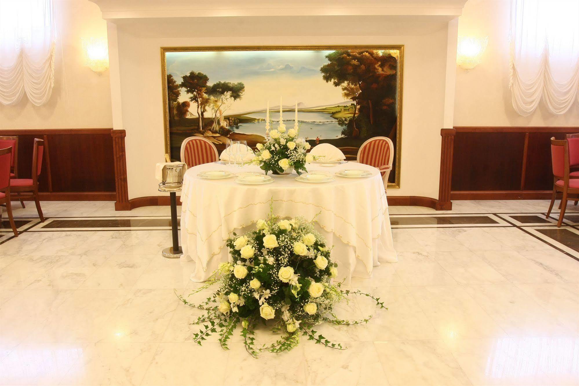 Hotel Ristorante Rossemi ซานโจวานนี โรตอนโด ภายนอก รูปภาพ