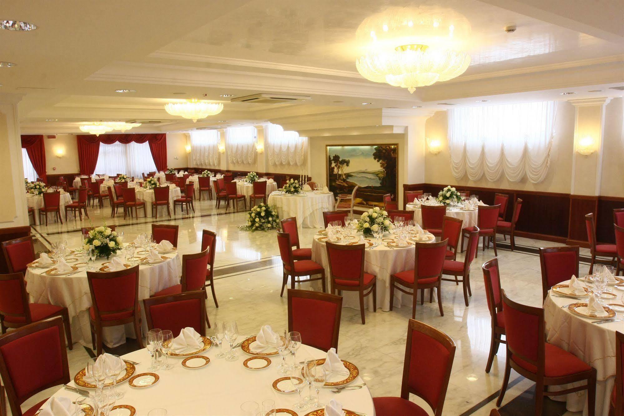 Hotel Ristorante Rossemi ซานโจวานนี โรตอนโด ภายนอก รูปภาพ