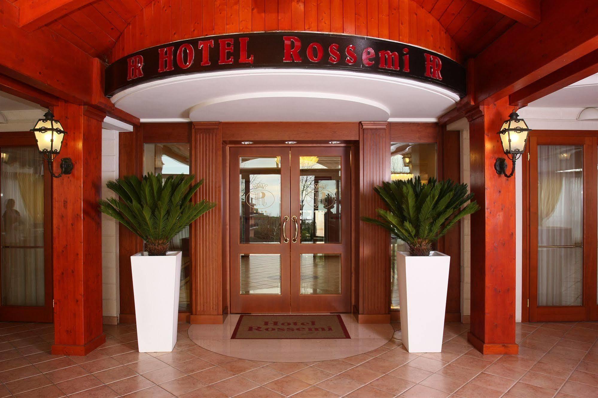 Hotel Ristorante Rossemi ซานโจวานนี โรตอนโด ภายนอก รูปภาพ