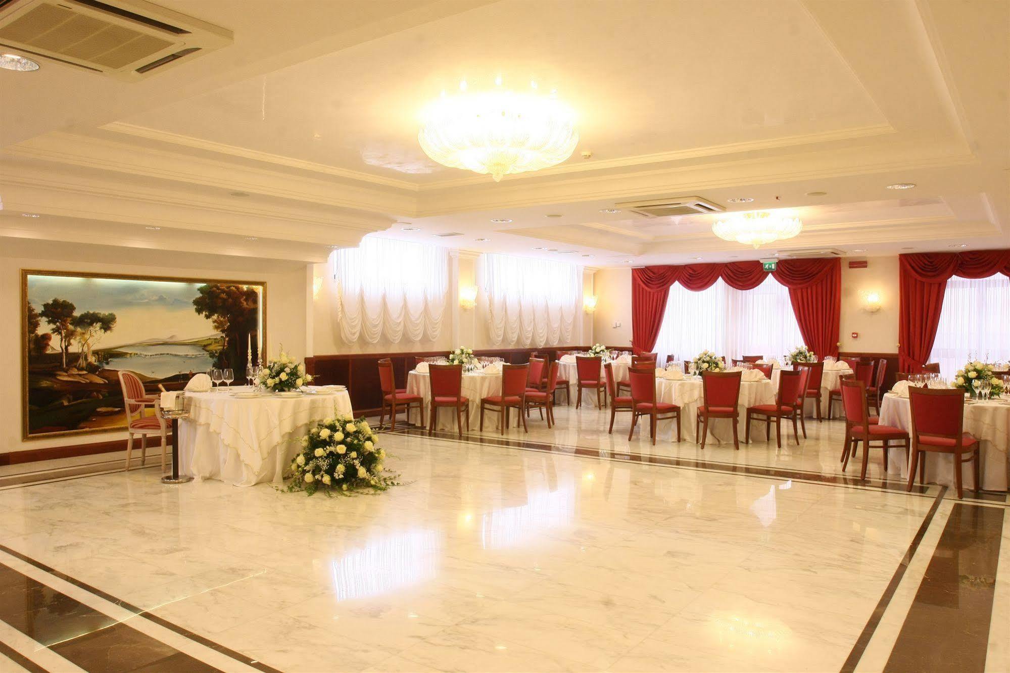 Hotel Ristorante Rossemi ซานโจวานนี โรตอนโด ภายนอก รูปภาพ